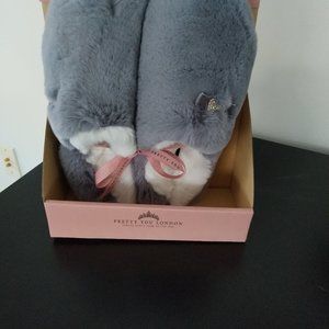 Slippers NWT